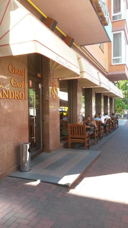 Апартаменты Apartment on Mozolevskogo in the Center of the City Херсон-71