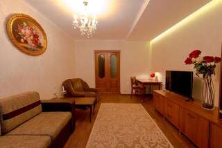 Апартаменты Apartment on Mozolevskogo in the Center of the City Херсон Люкс с балконом-33