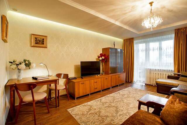Апартаменты Apartment on Mozolevskogo in the Center of the City Херсон-6