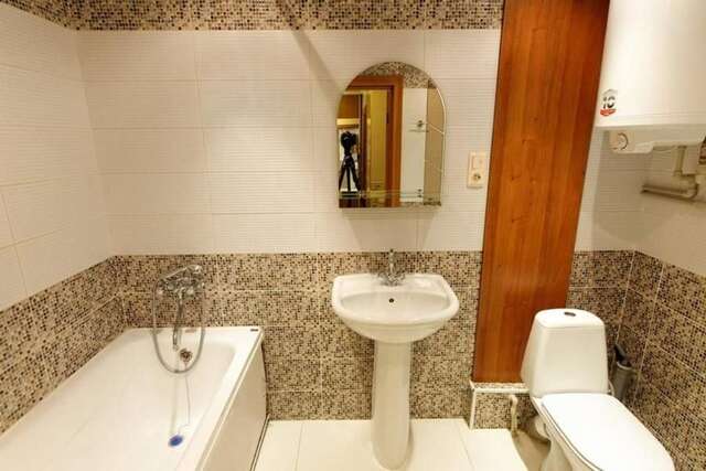 Апартаменты Apartment on Mozolevskogo in the Center of the City Херсон-60